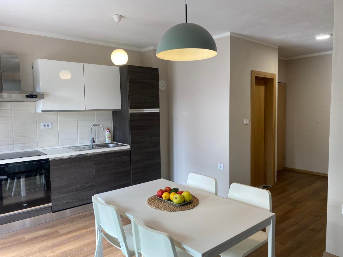 M Plus Residence Pinezići Zewnętrze zdjęcie