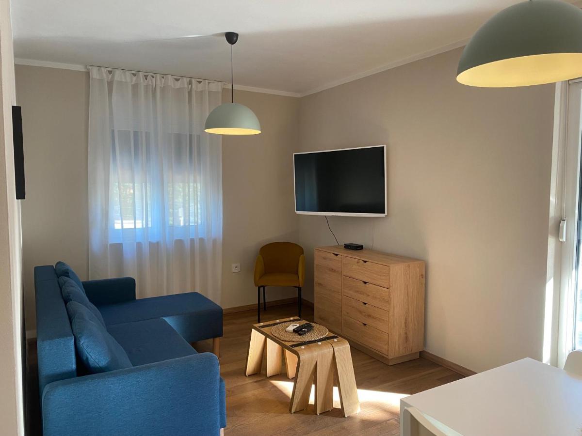 M Plus Residence Pinezići Zewnętrze zdjęcie