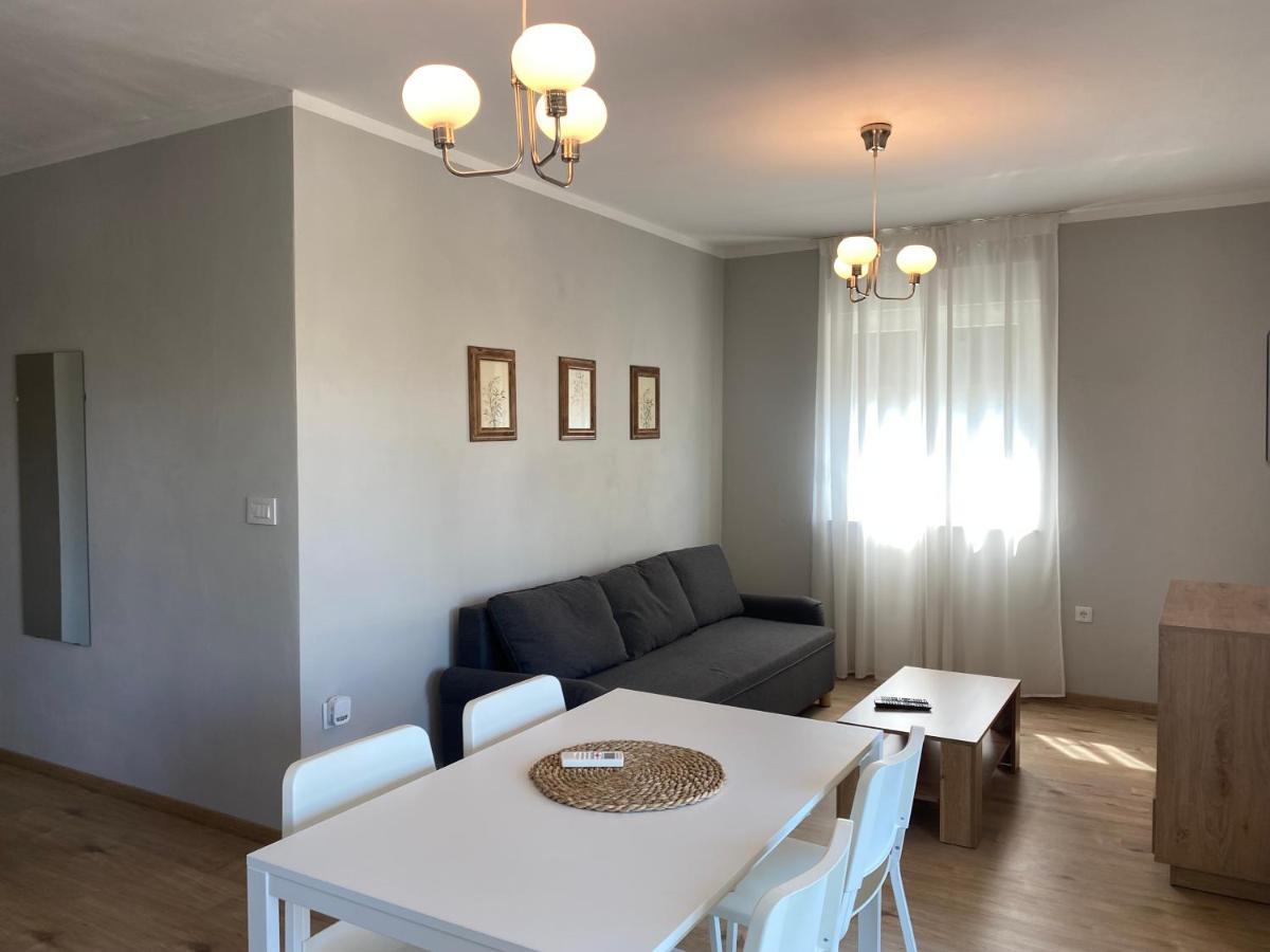 M Plus Residence Pinezići Zewnętrze zdjęcie