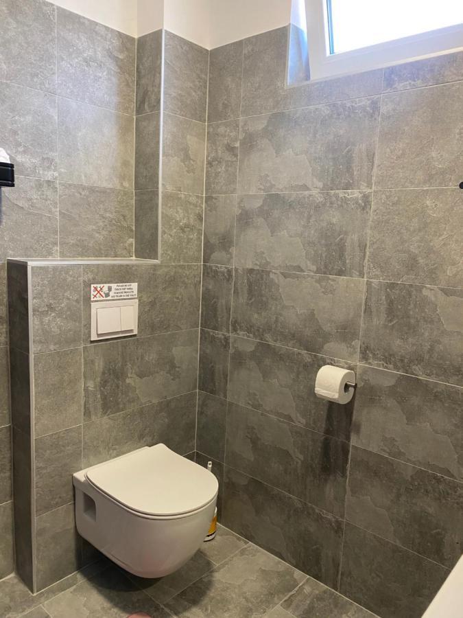M Plus Residence Pinezići Zewnętrze zdjęcie