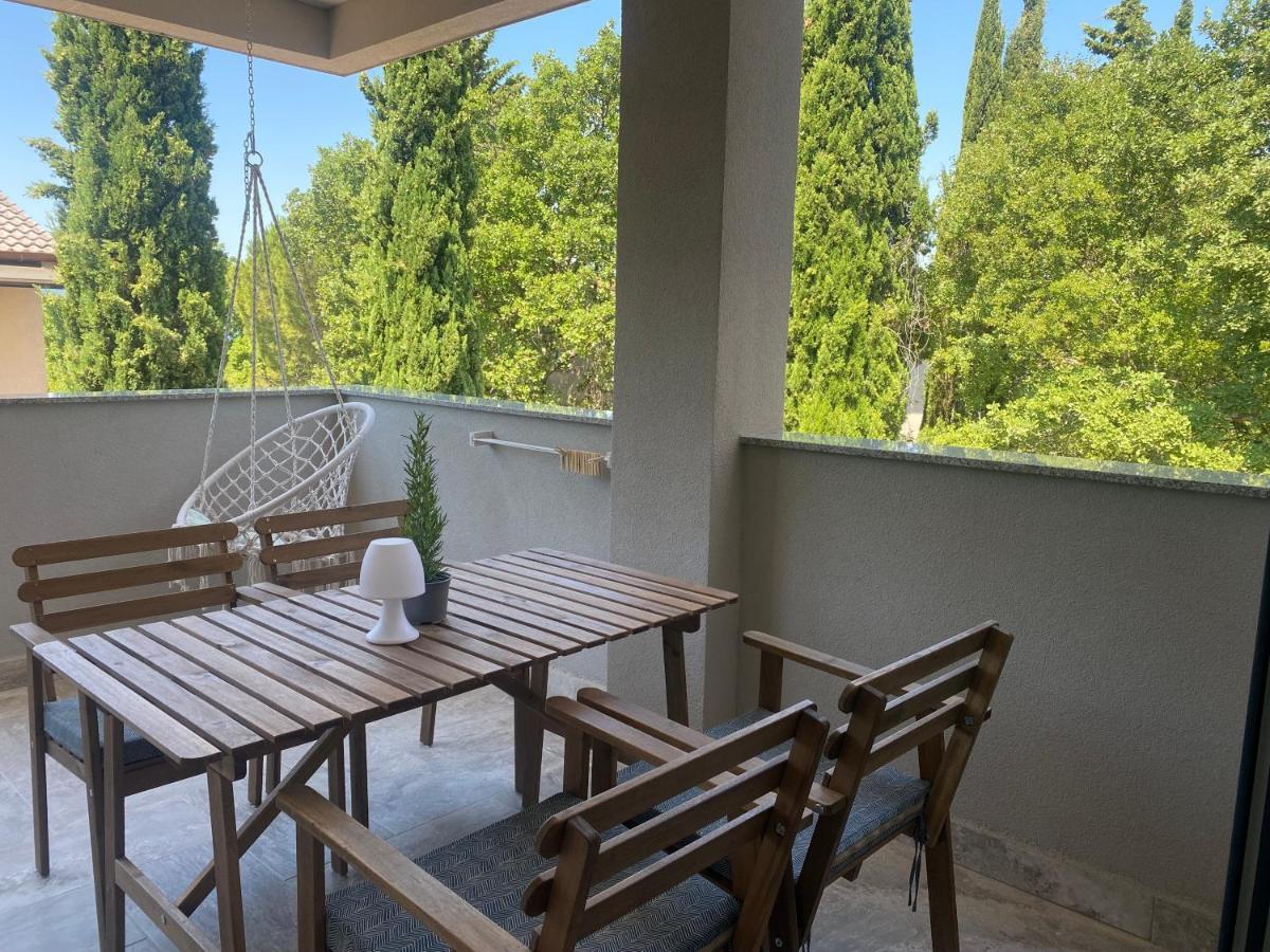 M Plus Residence Pinezići Zewnętrze zdjęcie