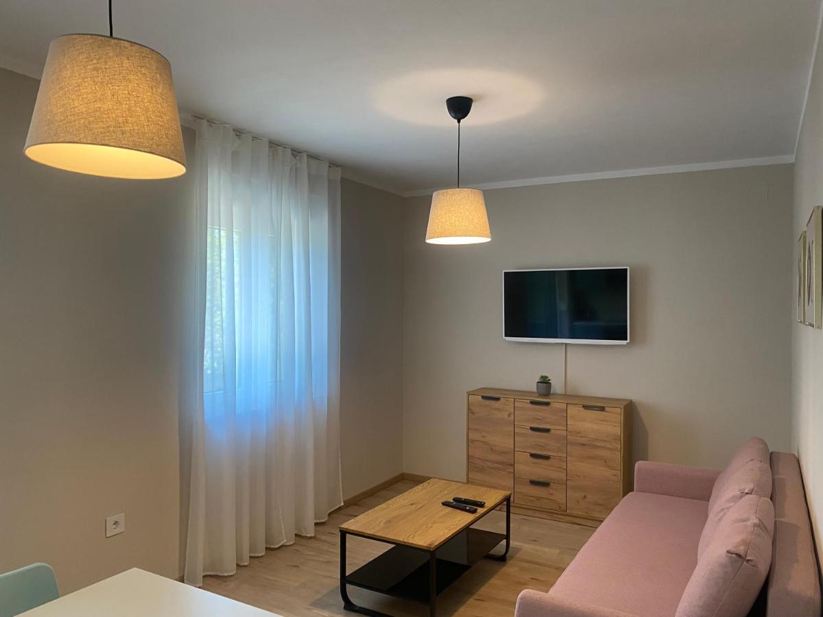 M Plus Residence Pinezići Zewnętrze zdjęcie