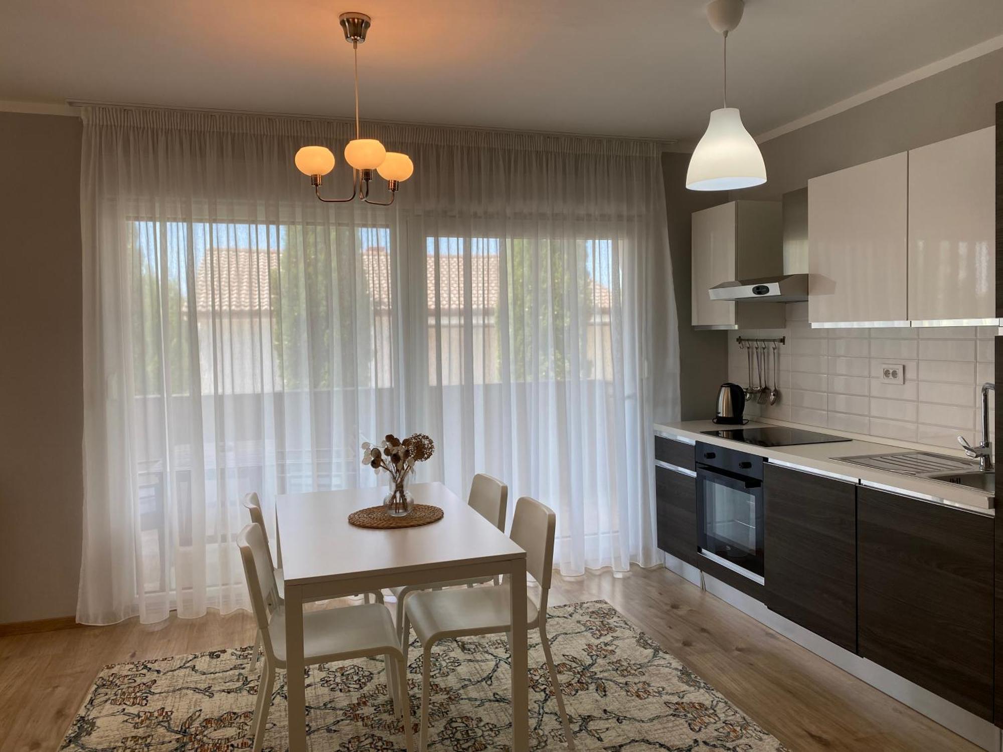 M Plus Residence Pinezići Zewnętrze zdjęcie